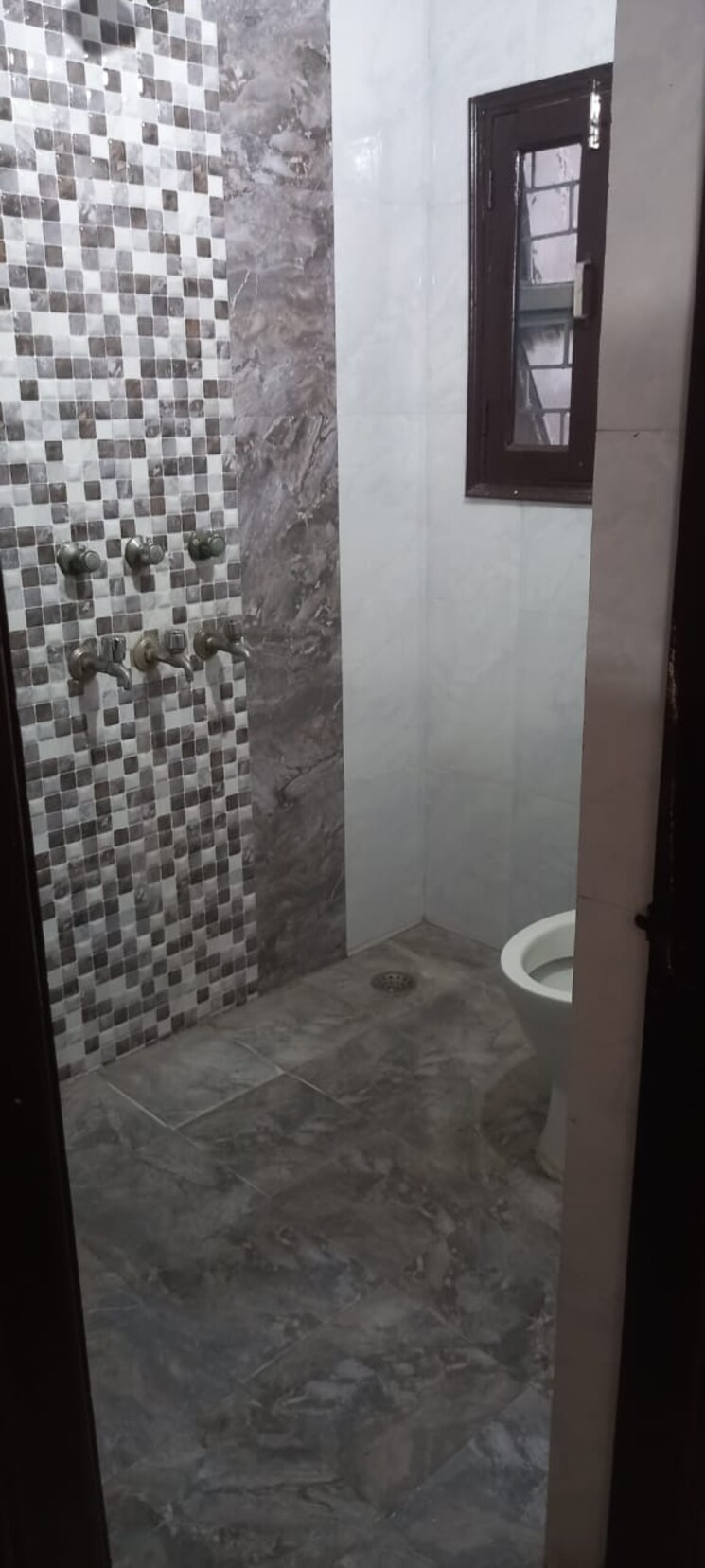 Attached Bathroom, ip extension 2 Bedroom 950 Sq.Ft. Apartment In Ip Extension Delhi 8167793