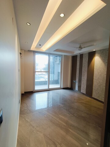 Room in 4 BHK Builder Floor at Ansal API Esencia, Sector 67 – for Rent