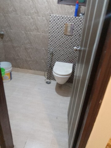 Bathroom in 1 BHK Builder Floor at DLF City Phase III, Sector 24 – for Rent