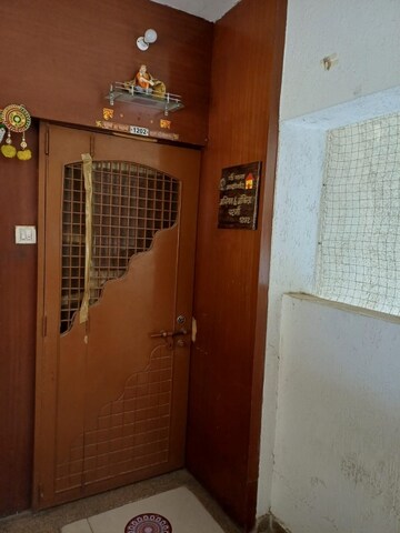 Room in 2 BHK Apartment at Iris CHS, Kasarvadavali – for Sale
