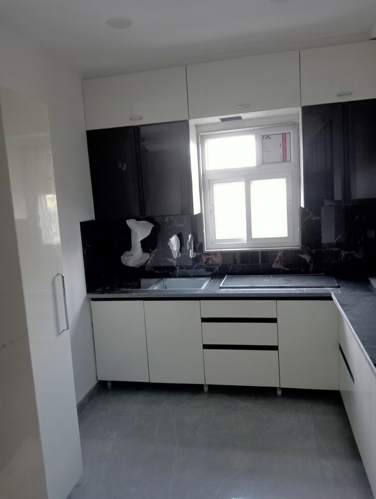 Kitchen, niti khand 4 Bedroom 1800 Sq.Ft. Builder Floor In Niti Khand Ghaziabad 8167852