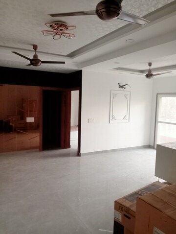 Room in 4 BHK Builder Floor at Niti Khand – for Sale