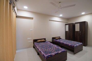 Room in  Pg at Santacruz East – for Rent