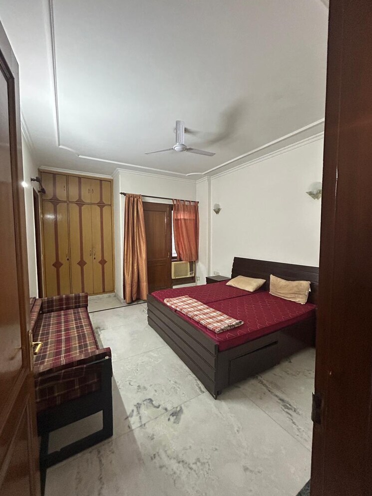 Bedroom, kailash colony 3 Bedroom 1800 Sq.Ft. Builder Floor In Kailash Colony Delhi 8167991