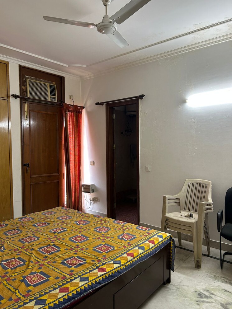 Bedroom, kailash colony 3 Bedroom 1800 Sq.Ft. Builder Floor In Kailash Colony Delhi 8167991