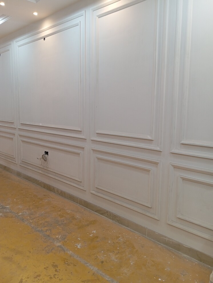 Room, krishna nagar 3.5 Bedroom 150 Sq.Yd. Builder Floor In Krishna Nagar Delhi 8168004