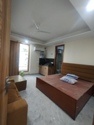 Furnished Amenities in 1 BHK Builder Floor at DLF City Gurgaon, Sector 27 – for Rent