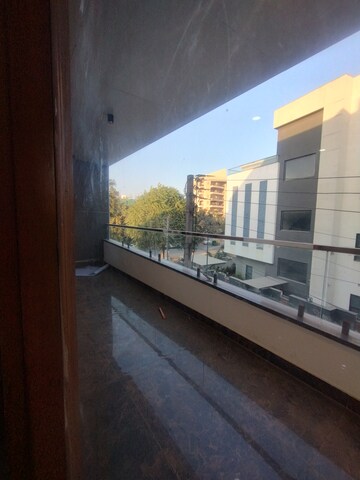 Staircase in 1 BHK Builder Floor at DLF City Gurgaon, Sector 27 – for Rent