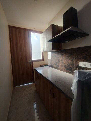 Staircase in 1 BHK Builder Floor at DLF City Gurgaon, Sector 27 – for Rent
