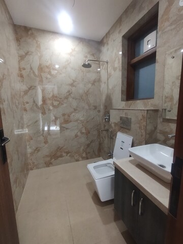 Kitchen in 4 BHK Builder Floor at DLF City Gurgaon, Sector 27 – for Rent