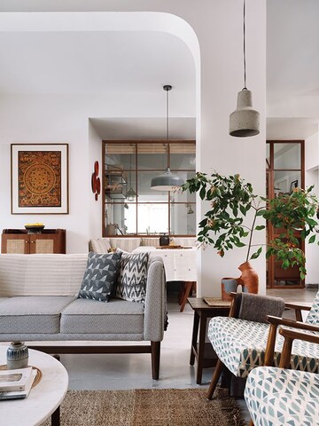 Living Room in 3 BHK Apartment at Kolkatta Gpo – for Sale