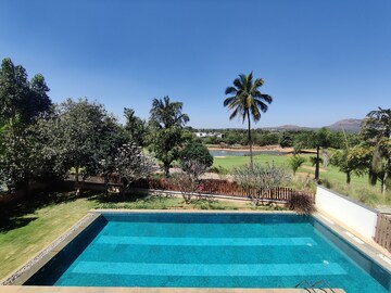Swimming Pool in 4 BHK Villa at Prestige Golfshire, Nandi Hills – for Rent