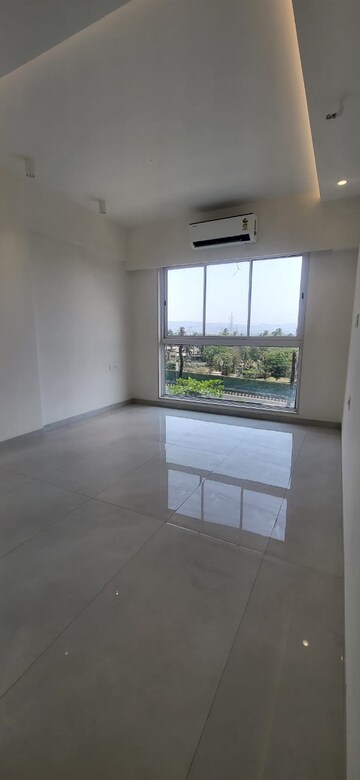 Room in 3 BHK Builder Floor at Swastik Divine Mulund, Mulund East – for Sale