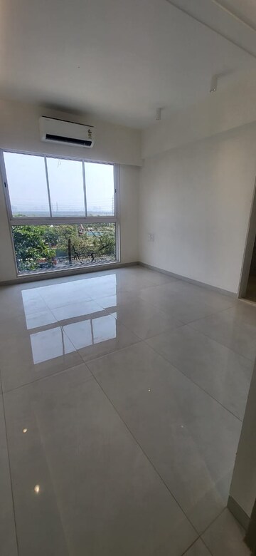 Room in 3 BHK Builder Floor at Swastik Divine Mulund, Mulund East – for Sale