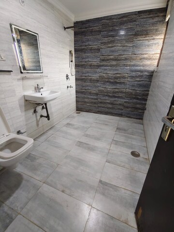 Bathroom in 4 BHK Apartment at Sector 12 Dwarka – for Rent