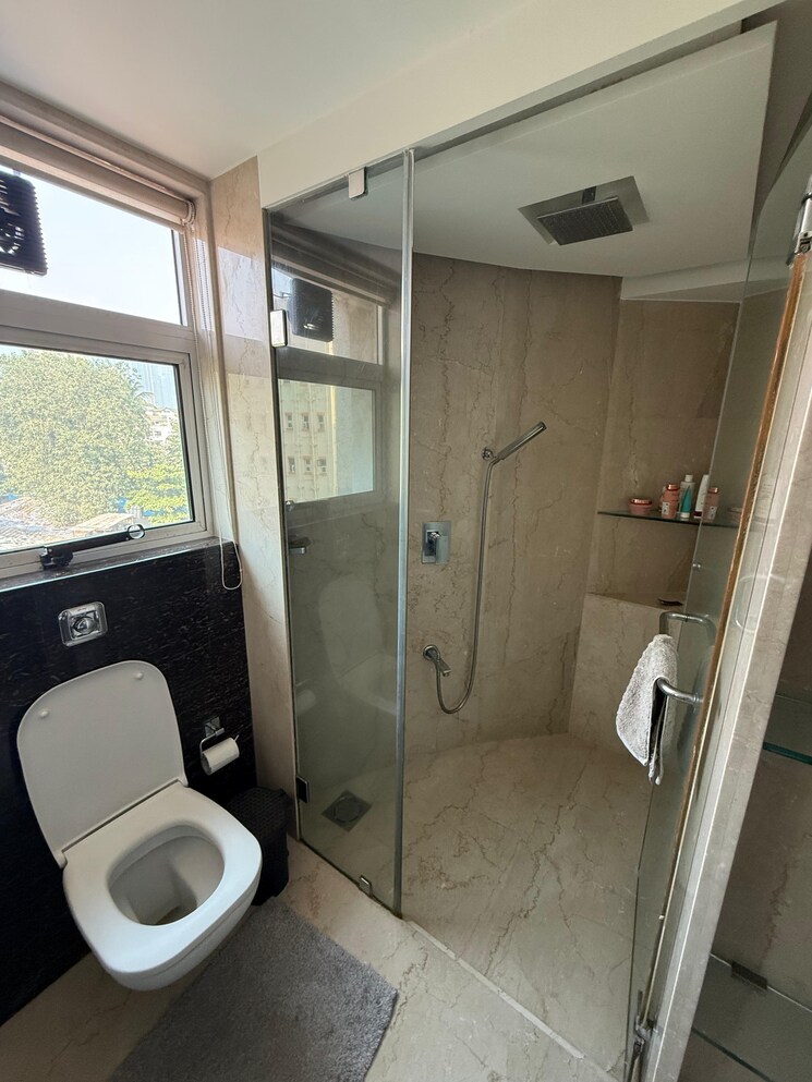 Bathroom, lokhandwala-harmony 3 Bedroom 1650 Sq.Ft. Apartment In Worli Mumbai 8168146