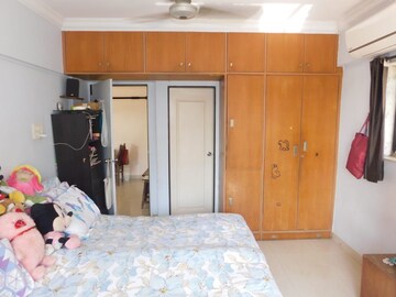 Bedroom in 2 BHK Apartment at Andheri West – for Sale