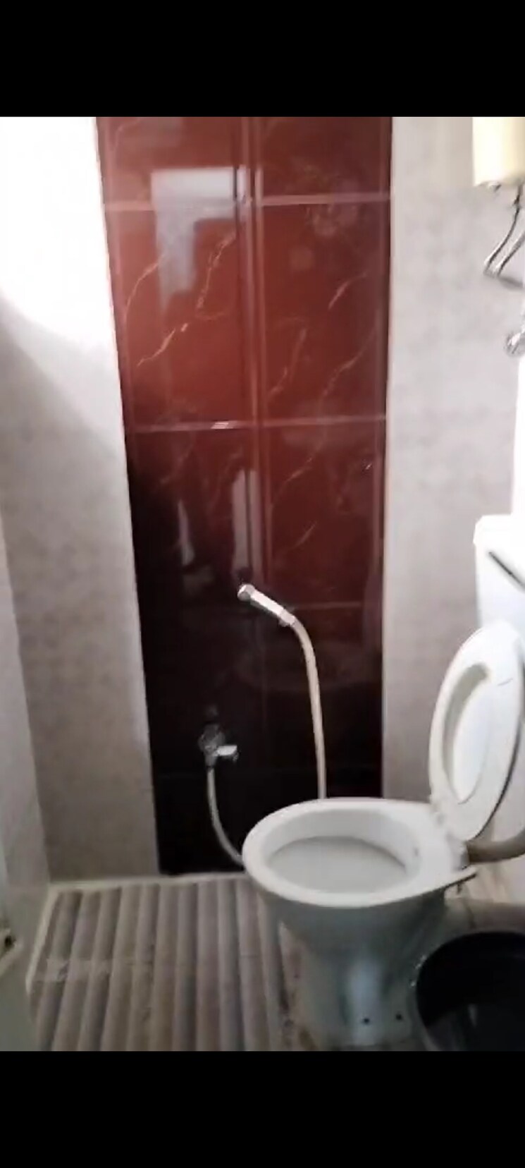 Bathroom, beverly-park-mira-road-east 2 Bedroom 600 Sq.Ft. Apartment In Mira Road Thane 8168171