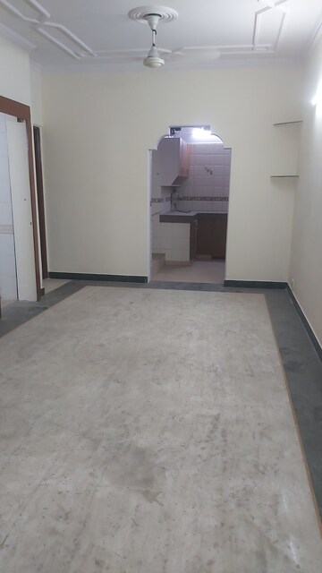 Living Room in 2.5 BHK Apartment at Mayur Vihar Phase 1 Extension – for Rent
