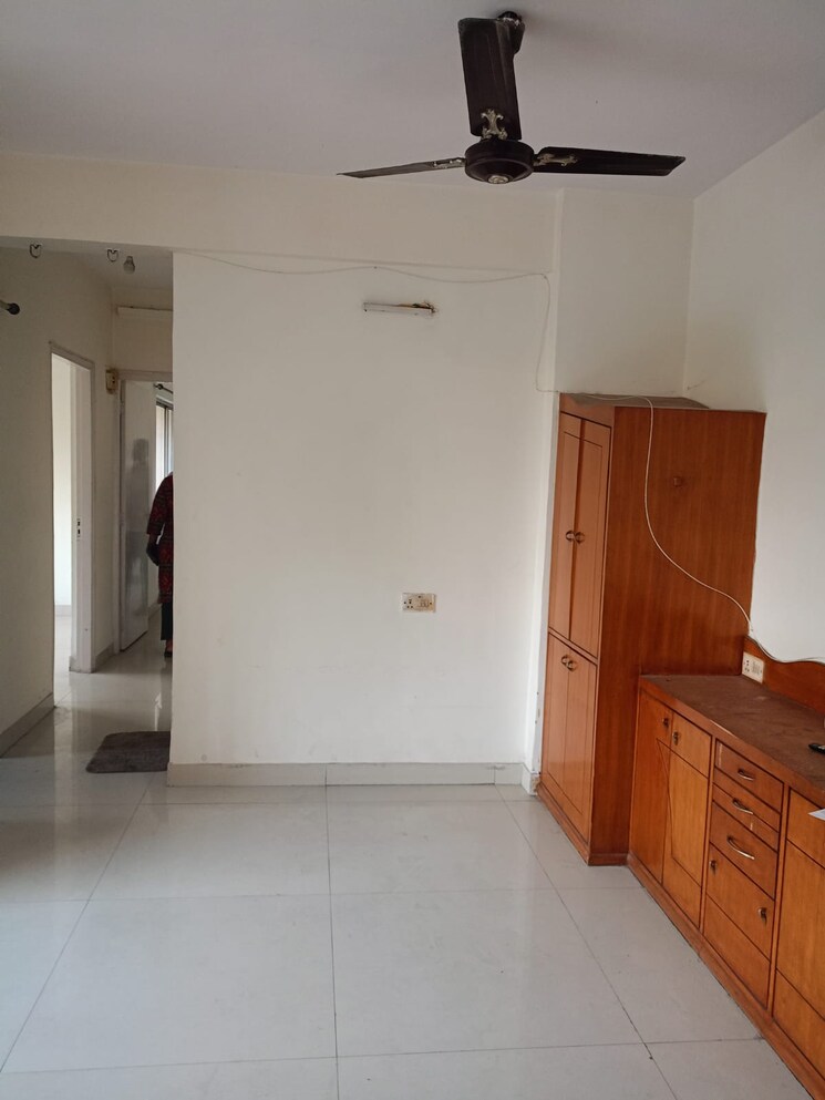 Room, happy-valley 2 Bedroom 786 Sq.Ft. Apartment In Manpada Thane 8168233