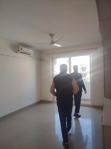 Furnished Amenities in 3 BHK Apartment at Emaar Emerald Floors Premier, Sector 65 – for Rent