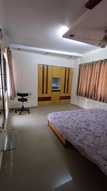 Master Bedroom in 3 BHK Apartment at Cosmos Tower, Majiwada – for Rent