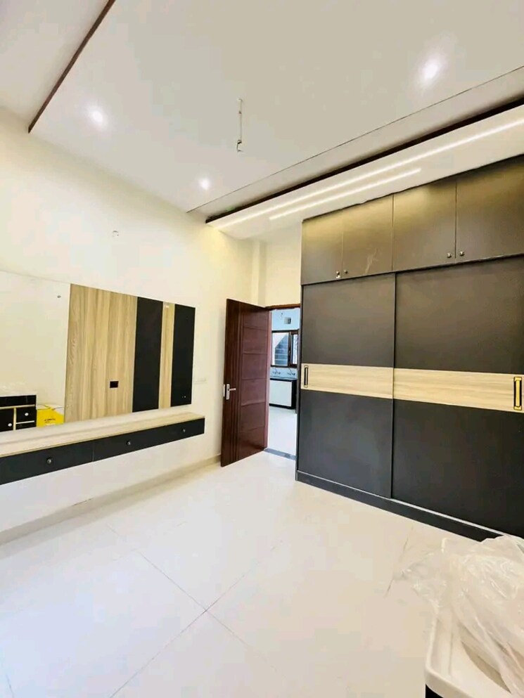 Room, sector 123 3 Bedroom 125 Sq.Yd. Independent House In Sector 123 Mohali 8168296