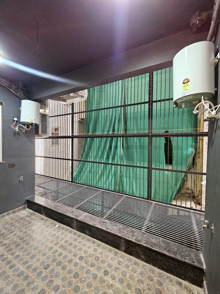 Balcony, vipul-world-floors 3 Bedroom 180 Sq.Yd. Builder Floor In Sector 48 Gurgaon 8168342