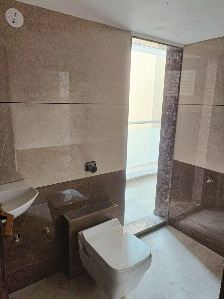 Bathroom, rajaram-shree-shankheshwar-ashish 3 Bedroom 993 Sq.Ft. Apartment In Uthalsar Thane 8168332