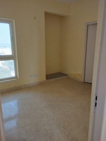 Room in 3 BHK Apartment at Sidhartha NCR Green, Sector 95 – for Sale