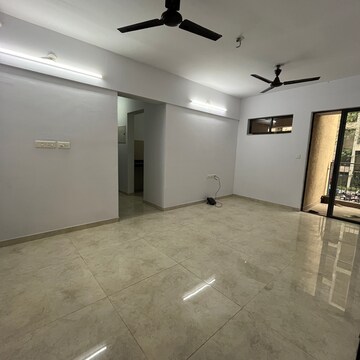 Room in 1.5 BHK Apartment at Lodha Palava City, Katai Village – for Rent