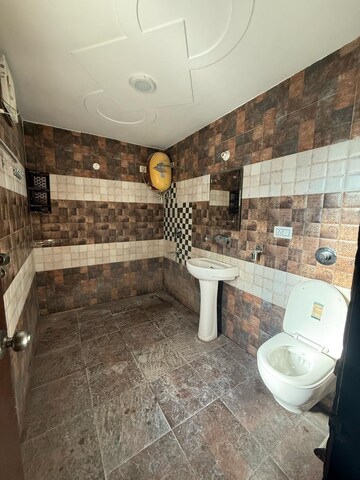 Bathroom in 3 BHK Builder Floor at Aerocity – for Rent