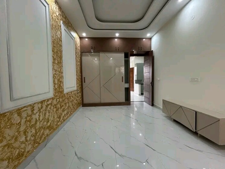 Room, sector 115 4 Bedroom 122 Sq.Yd. Independent House In Sector 115 Mohali 8168422