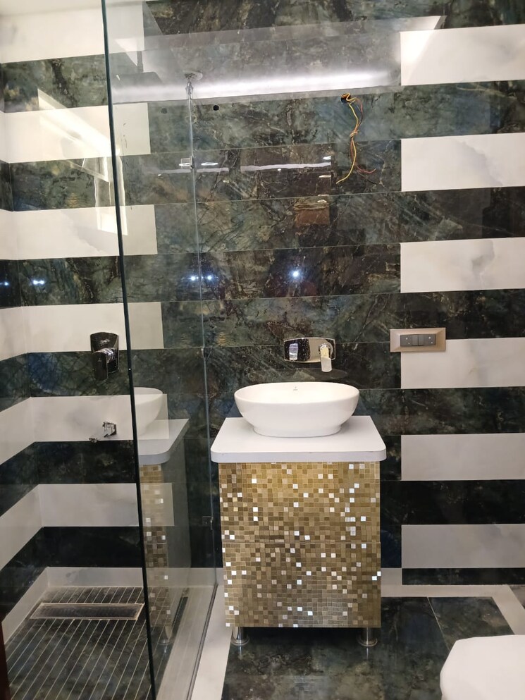 Bathroom, saraswati vihar 3 Bedroom 2500 Sq.Ft. Builder Floor In Saraswati Vihar Delhi 8168442