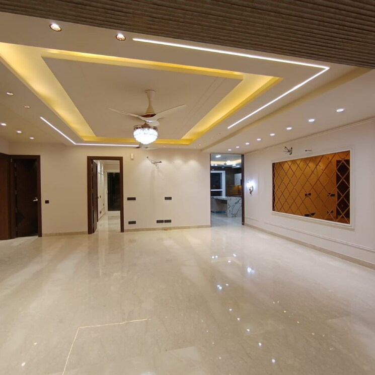  Parking, ansal-sushant-lok-i 4 Bedroom 4500 Sq.Ft. Builder Floor In Sushant Lok I Gurgaon 8168514
