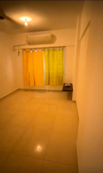 Room in 2 BHK Apartment at Maheshwar Kunj CHS, Santacruz West – for Rent
