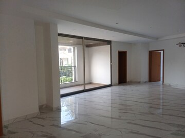 Room in 3 BHK Apartment at Raja Annamalai Puram – for Sale