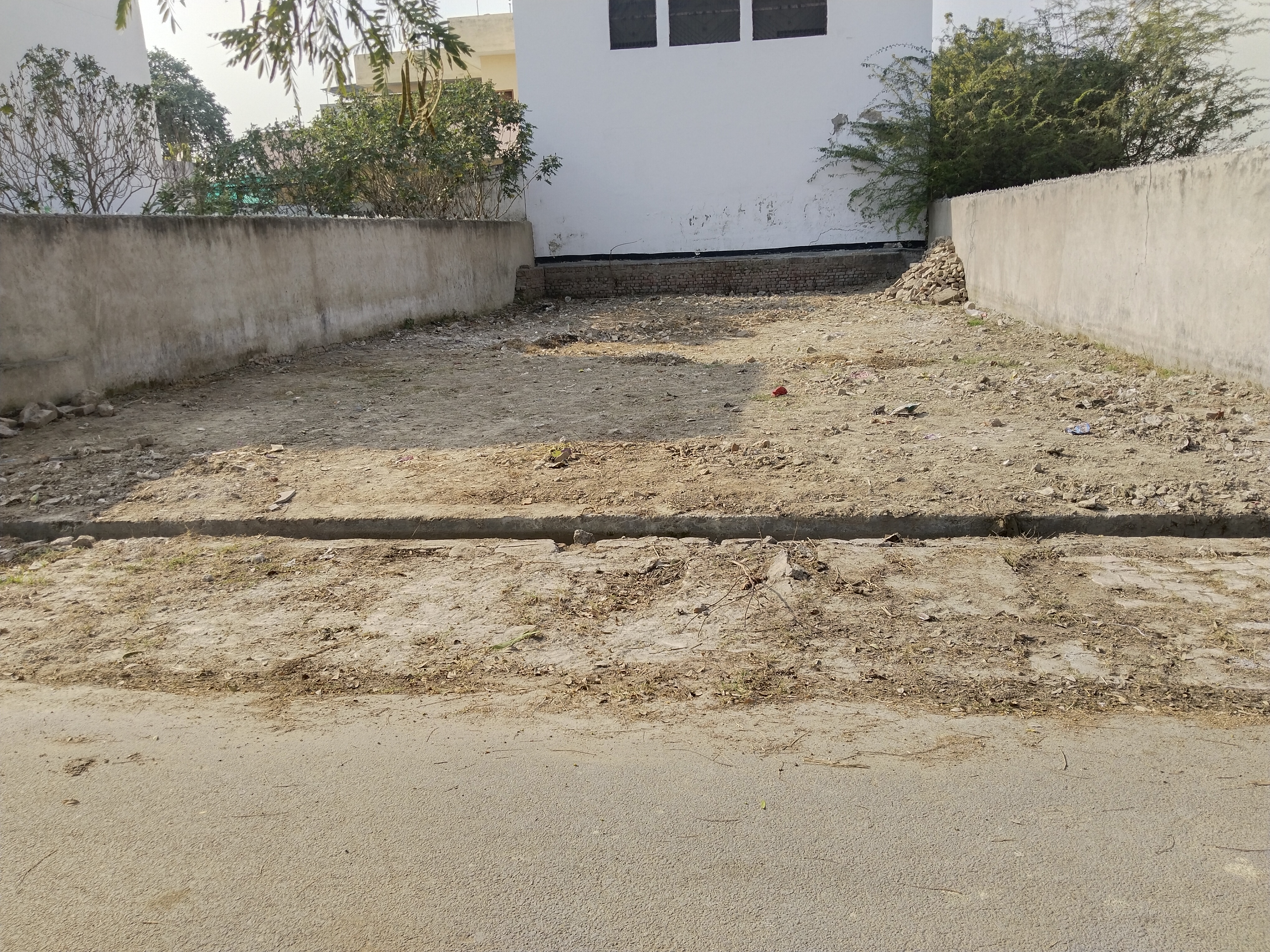 Plot For Sale in Rashmi Khand Lda Colony 3