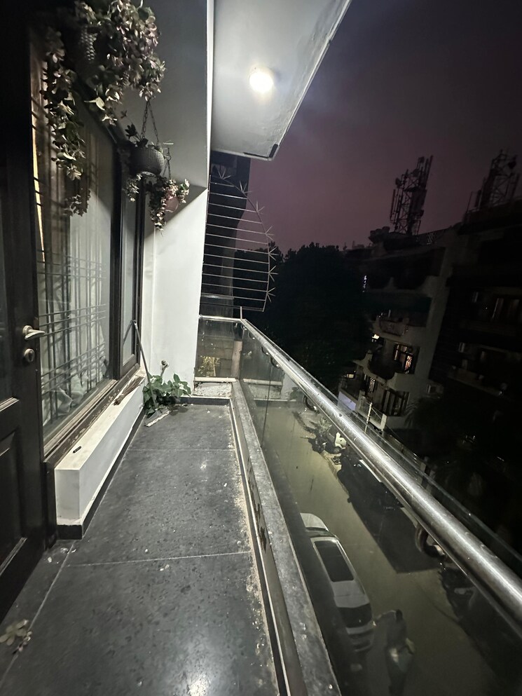 Balcony, saket 3 Bedroom 180 Sq.Yd. Builder Floor In Saket Delhi 8168562