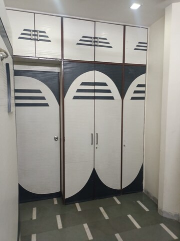 Building Lobby in 1 BHK Apartment at Amrut Apartment	Matunga East, Matunga East – for Rent