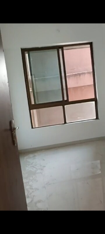 Furnished Amenities in 1 BHK Apartment at Mx Pinnacle, Lalbaug – for Rent