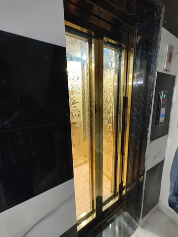 Building Lobby in 2 BHK Builder Floor at Sector 53 – for Rent