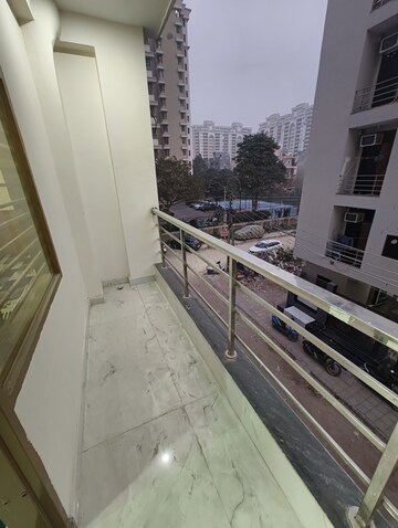 Balcony in 2 BHK Builder Floor at Sector 53 – for Rent