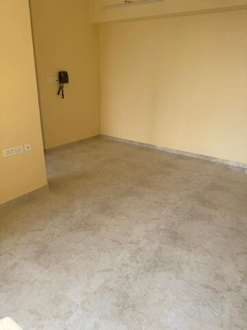 Room in 2 BHK Apartment at Lodha Amara, Kolshet Road – for Rent
