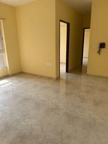 Room in 2 BHK Apartment at Lodha Amara, Kolshet Road – for Rent