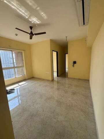 Room in 2 BHK Apartment at Lodha Amara, Kolshet Road – for Rent