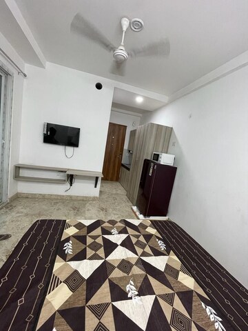 Master Bedroom in Studio Builder Floor at Unitech South City 1, South City 1 – for Rent