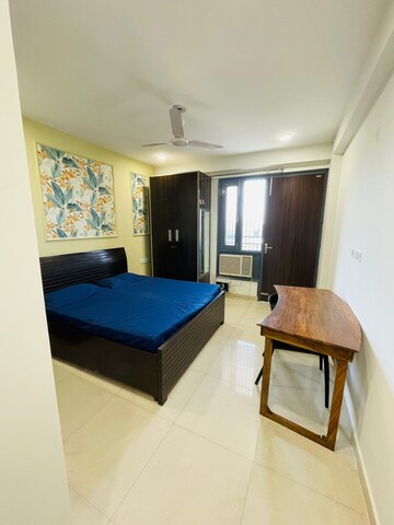 Living Room in 2 BHK Builder Floor at Sector 38 – for Rent