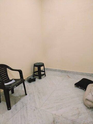 Parking in 1 BHK Builder Floor at Unitech South City 1, South City 1 – for Rent