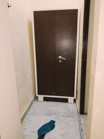 Furnished Amenities in 1 BHK Builder Floor at Unitech South City 1, South City 1 – for Rent